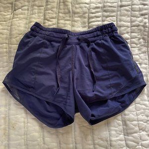 Navy lululemon Hotty Hots 4" sz 2